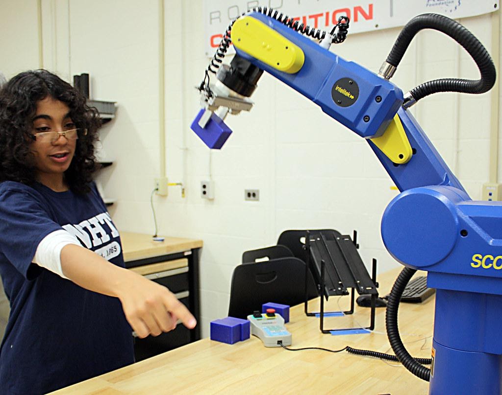 4 Careers for Students with a Major in Robotics Engineering